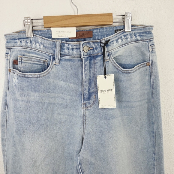 Judy Blue High Rise 90's Straight Jeans Light Blue Distressed Butt Cut Sz 9 / 29 - Picture 5 of 7